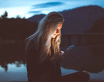 How Blue Light effects the Skin and How to Protect Yourself